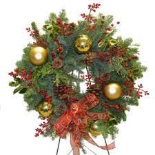 FRESH EVERGREEN WREATH ON STAND